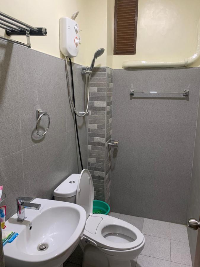 Zl Travelers Inn Batuan Bagian luar foto