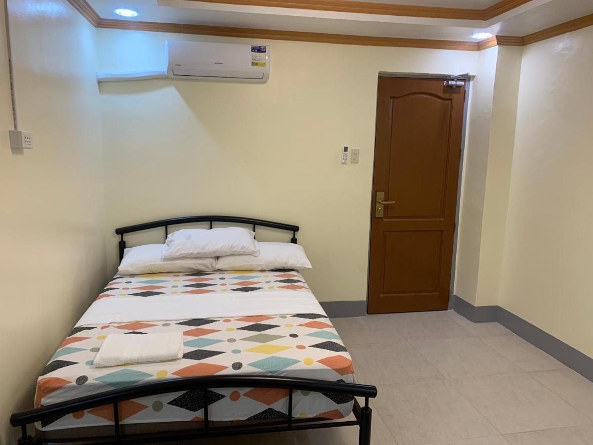 Zl Travelers Inn Batuan Bagian luar foto