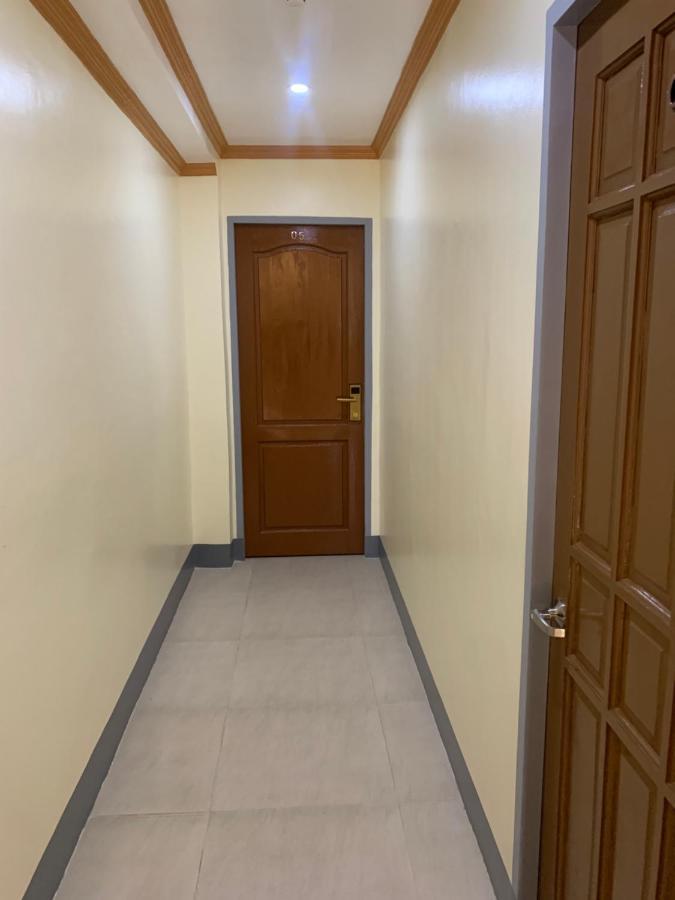 Zl Travelers Inn Batuan Bagian luar foto