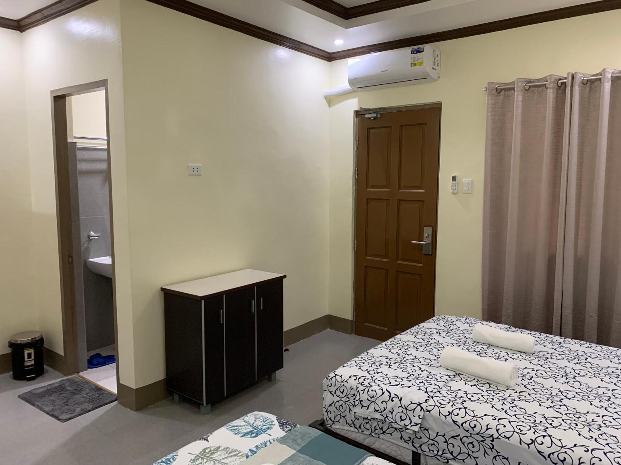 Zl Travelers Inn Batuan Bagian luar foto