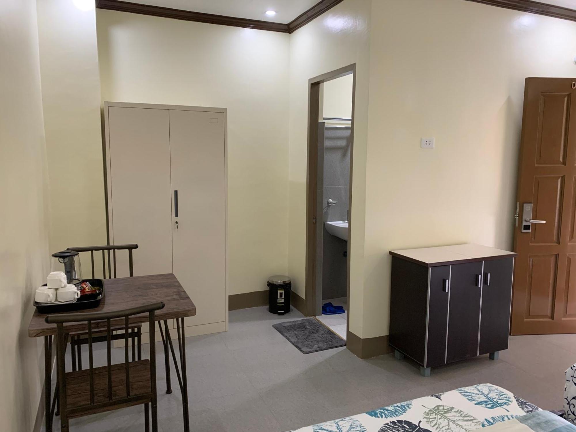 Zl Travelers Inn Batuan Bagian luar foto