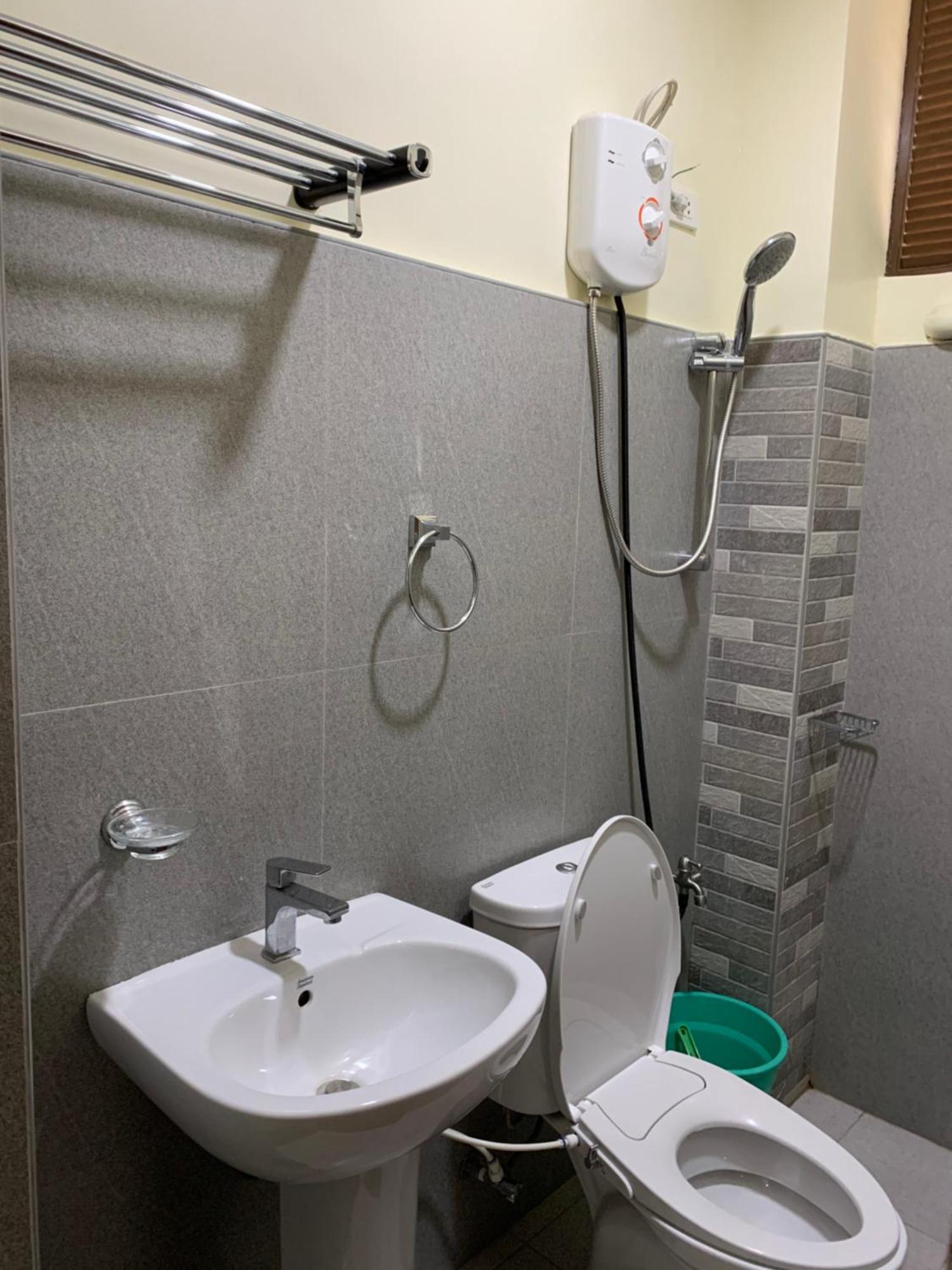 Zl Travelers Inn Batuan Bagian luar foto