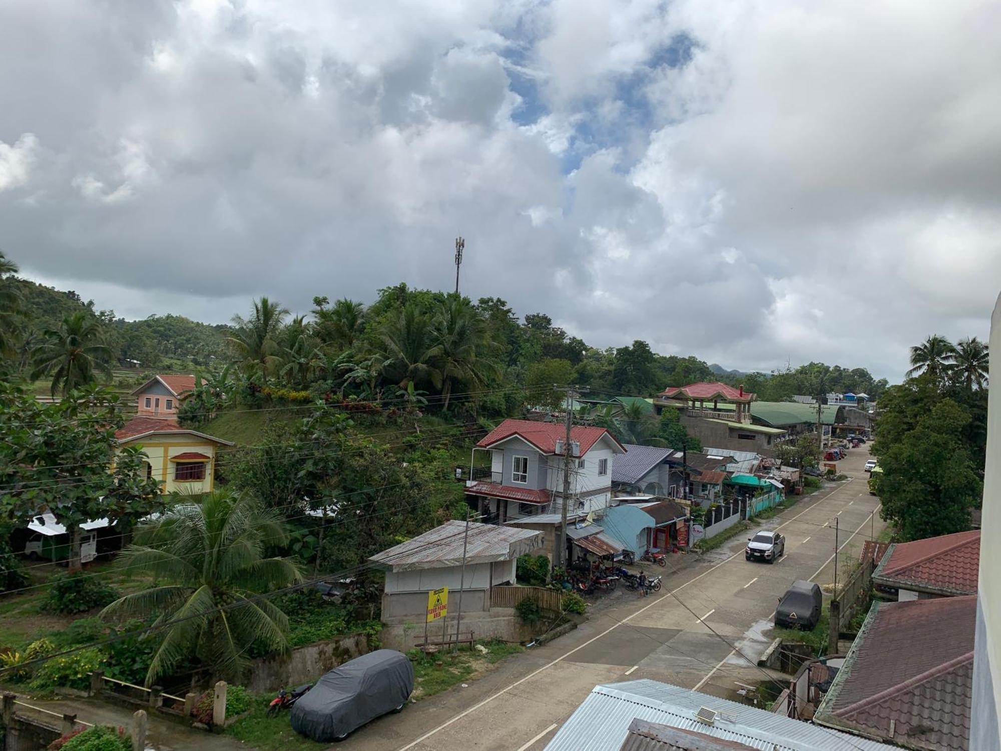 Zl Travelers Inn Batuan Bagian luar foto