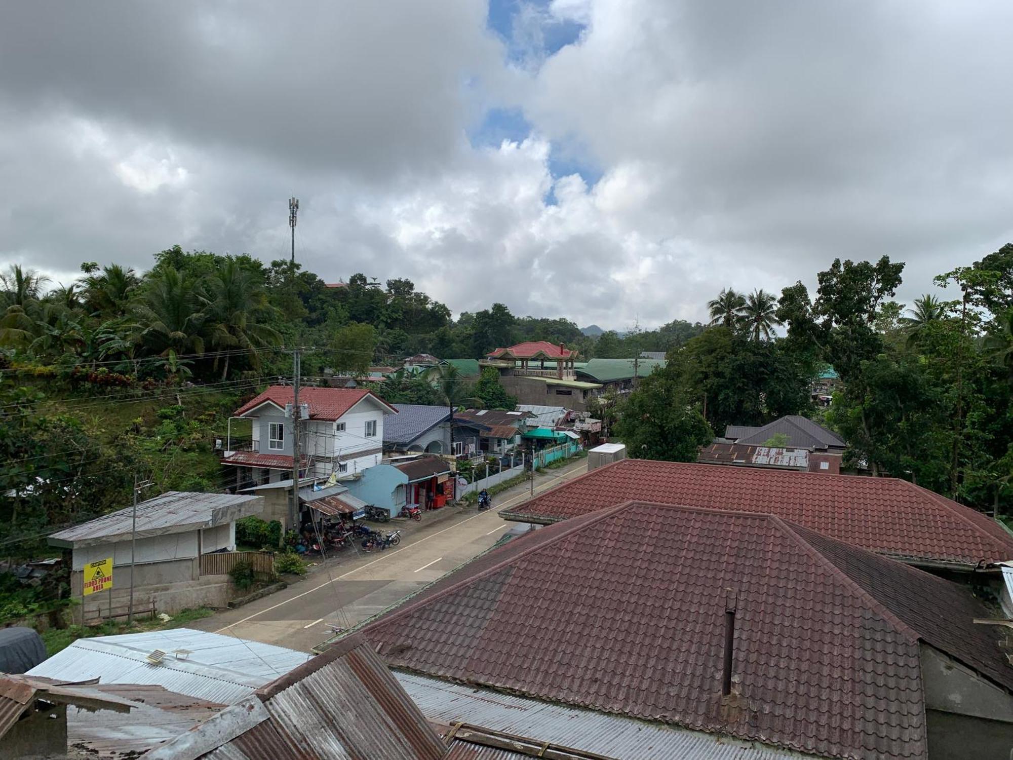 Zl Travelers Inn Batuan Bagian luar foto