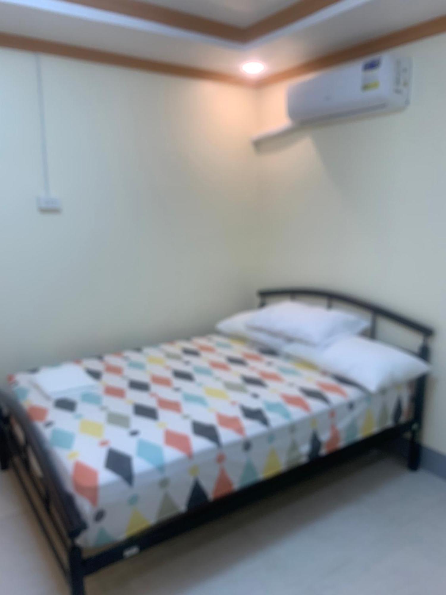 Zl Travelers Inn Batuan Bagian luar foto